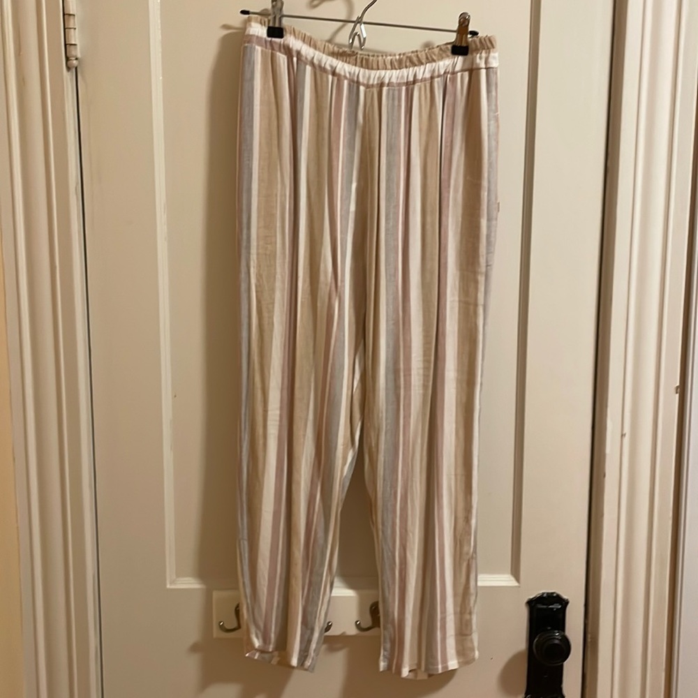 Linen pants. Super comfy/beachy. Size medium.
